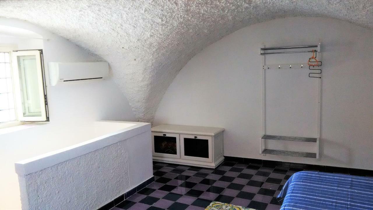 Ferienwohnung Sea Breeze House Amalfi Exterior foto